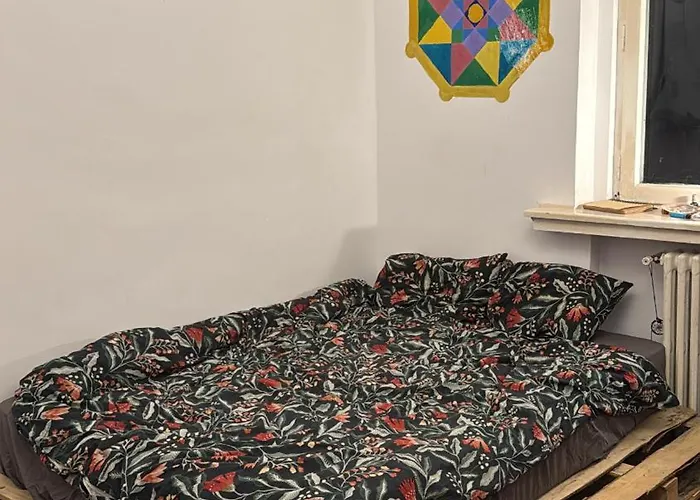 Artist - Victory Avenue * ブカレスト