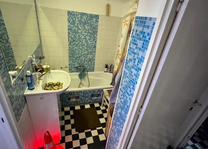 Artist - Victory Avenue Apartment