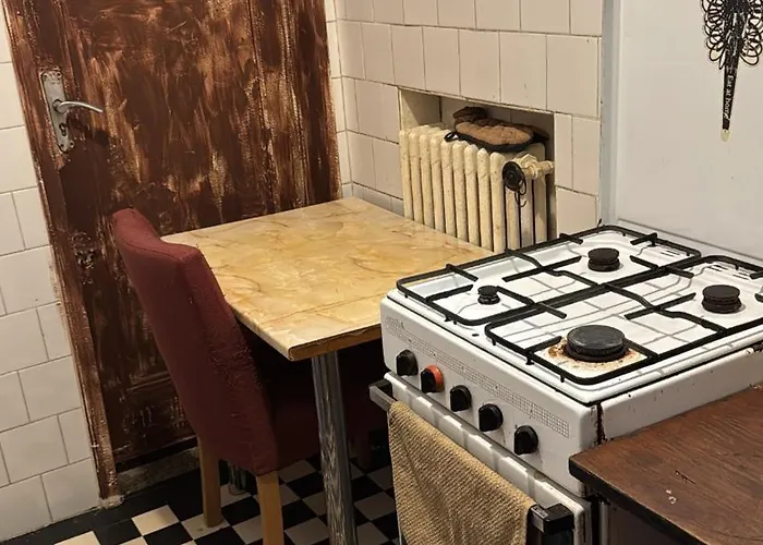 Artist - Victory Avenue *